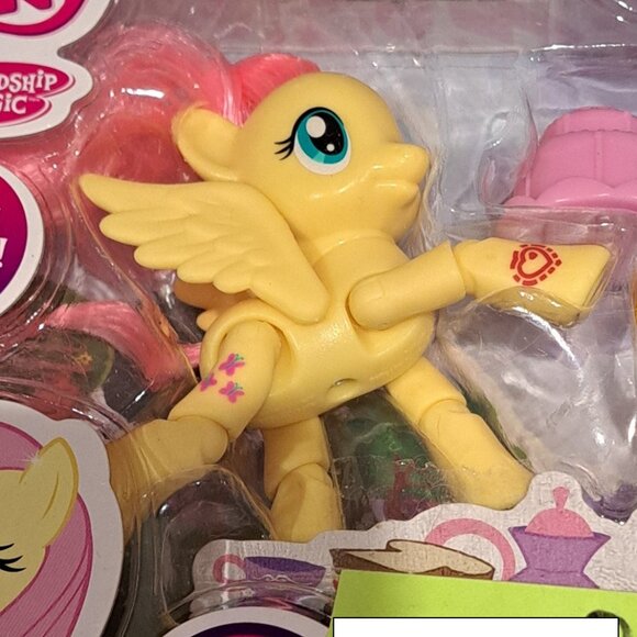 Fluttershy Picnic set NIB new in box my little pony G4 FIM - Picture 2 of 7